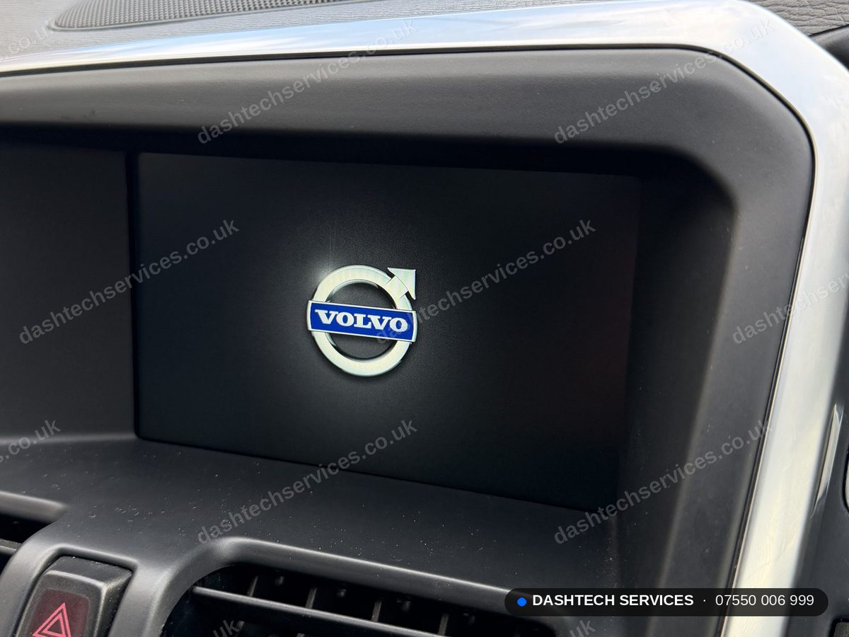 2017 Volvo XC60 Sensus Connect screen booting with the Volvo logo after the repair